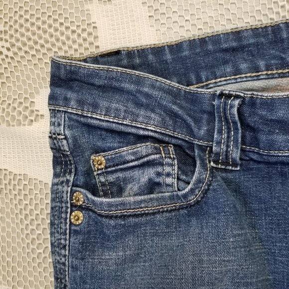 DKNY Low Rise Bootcut Medium Wash Jeans Size 11R - Picture 10 of 12